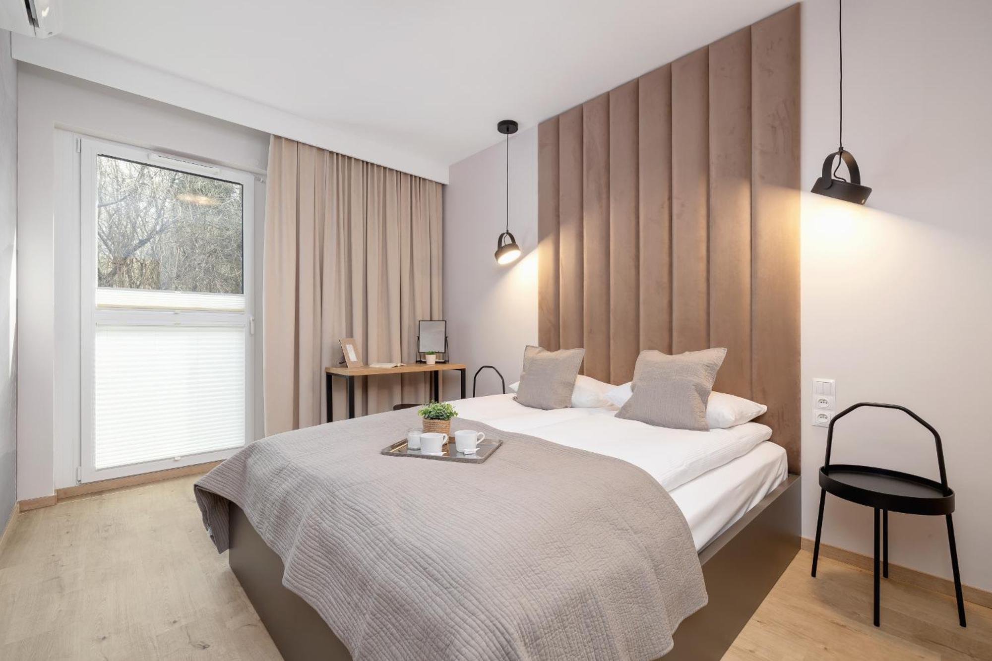 Bright Apartment In Krakow With Garden, Air Conditioning, Parking And Desk By Renters Prestige 외부 사진