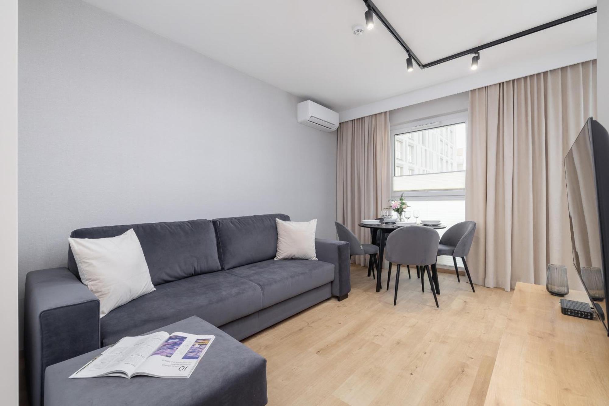Bright Apartment In Krakow With Garden, Air Conditioning, Parking And Desk By Renters Prestige 외부 사진