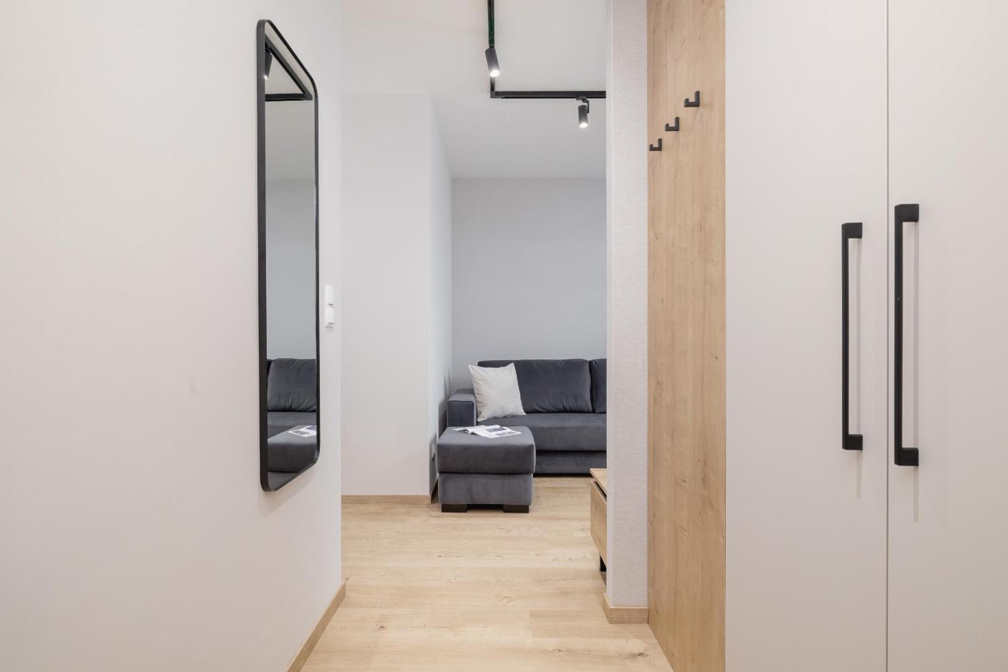 Bright Apartment In Krakow With Garden, Air Conditioning, Parking And Desk By Renters Prestige 외부 사진